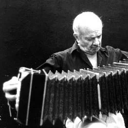 Vuelvo al Sur da Singoli Astor Piazzolla, Astor Piazzolla