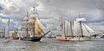 Regata durante la Kieler Woche Regata durante la Kieler Woche