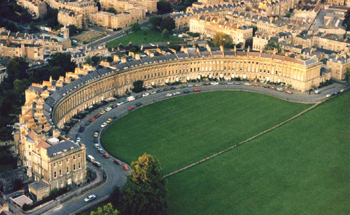 Royal Crescent a Bath vista da una mongolfiera