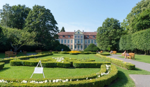 Il palazzo degli abati, Pałac Opatów