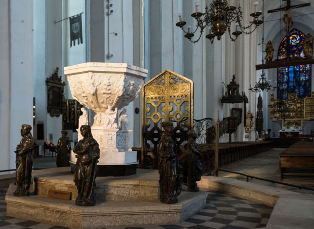 L'interno di una chiesa