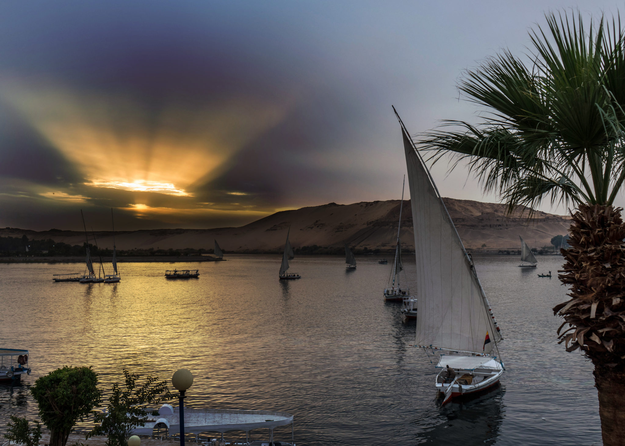 Aswan al tramonto