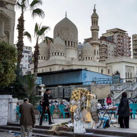 La Moschea Abu al-Abbas al-Mursi, edificata nel 706 e rinnovata nel 1775. Situata in una zona abbastanza degradata, svetta circondata da palazzoni e case popolari.