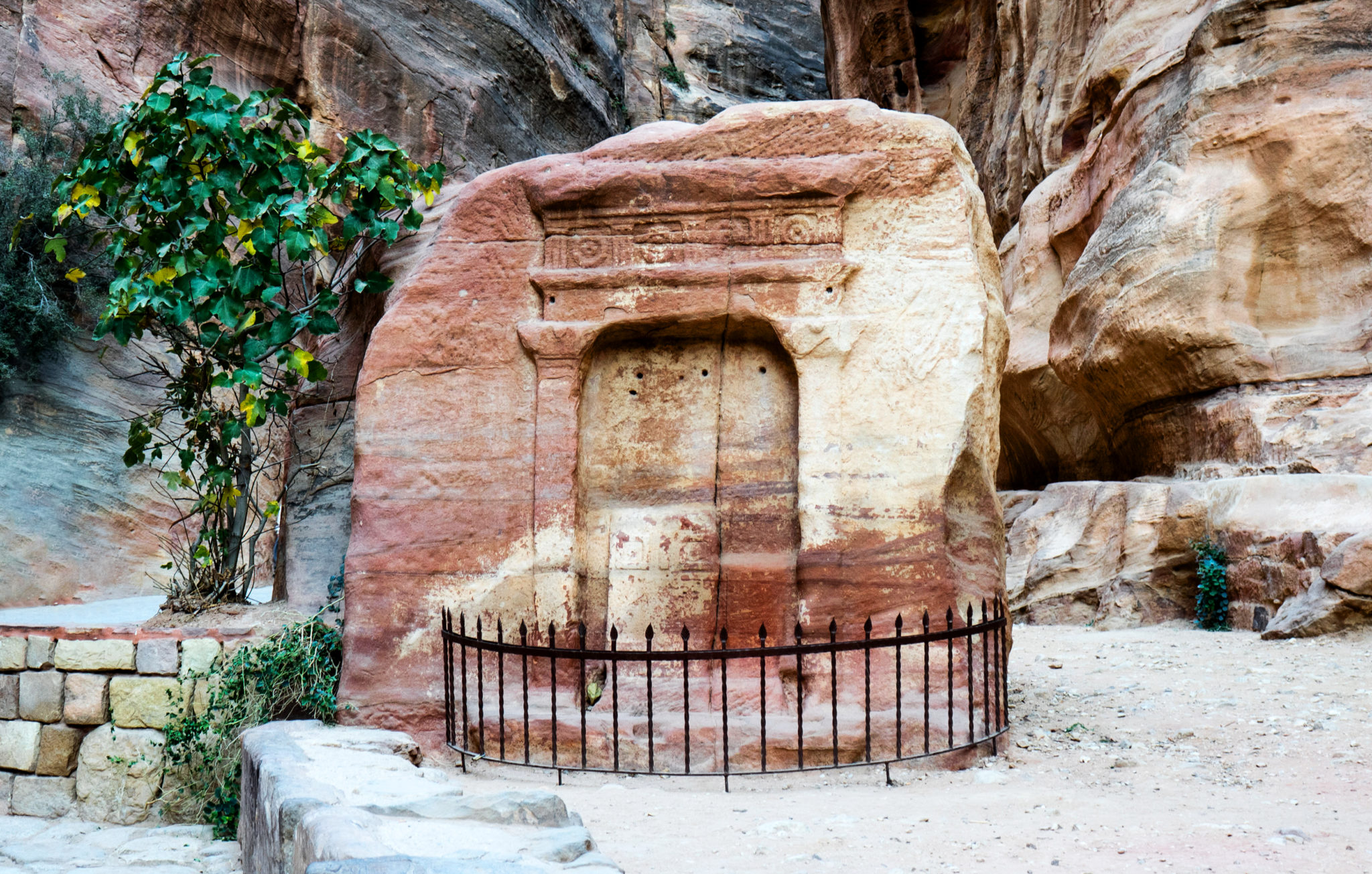 Un portale nella pietra