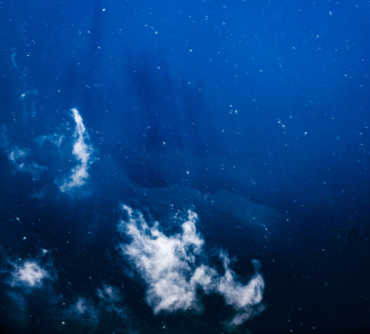 Nuvole, mare e cristalli di ghiaccio