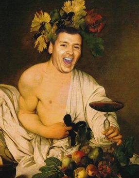 Grazie a Peti, caro amico ungherese e grande esperto di vini, perfettamente immedesimato nella parte di Bacco, dio romano equivalente del greco Dioniso, protettore del vino e dell'ebbrezza.